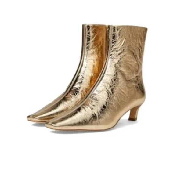 New Michael Kors
Cosmo Crinkle Metallic Leather Kitten Heel Booties - Picture 1 of 11